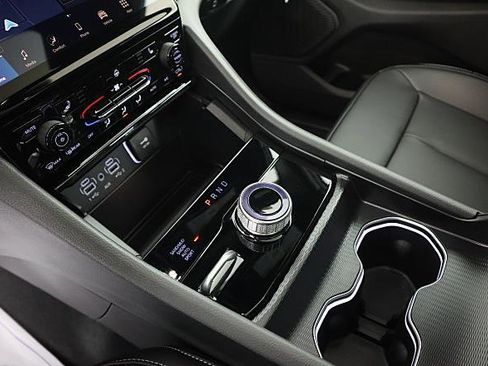 New 2025 Jeep Grand Cherokee L Limited image 15