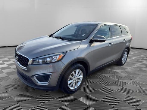 Used 2018 Kia Sorento L image 3