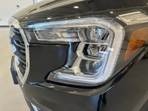 Used 2023 GMC Terrain SLE w/ Driver Convenience Package AWD/4WD image 11