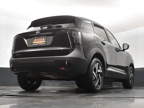 Used 2025 Nissan Kicks SV FWD image 13