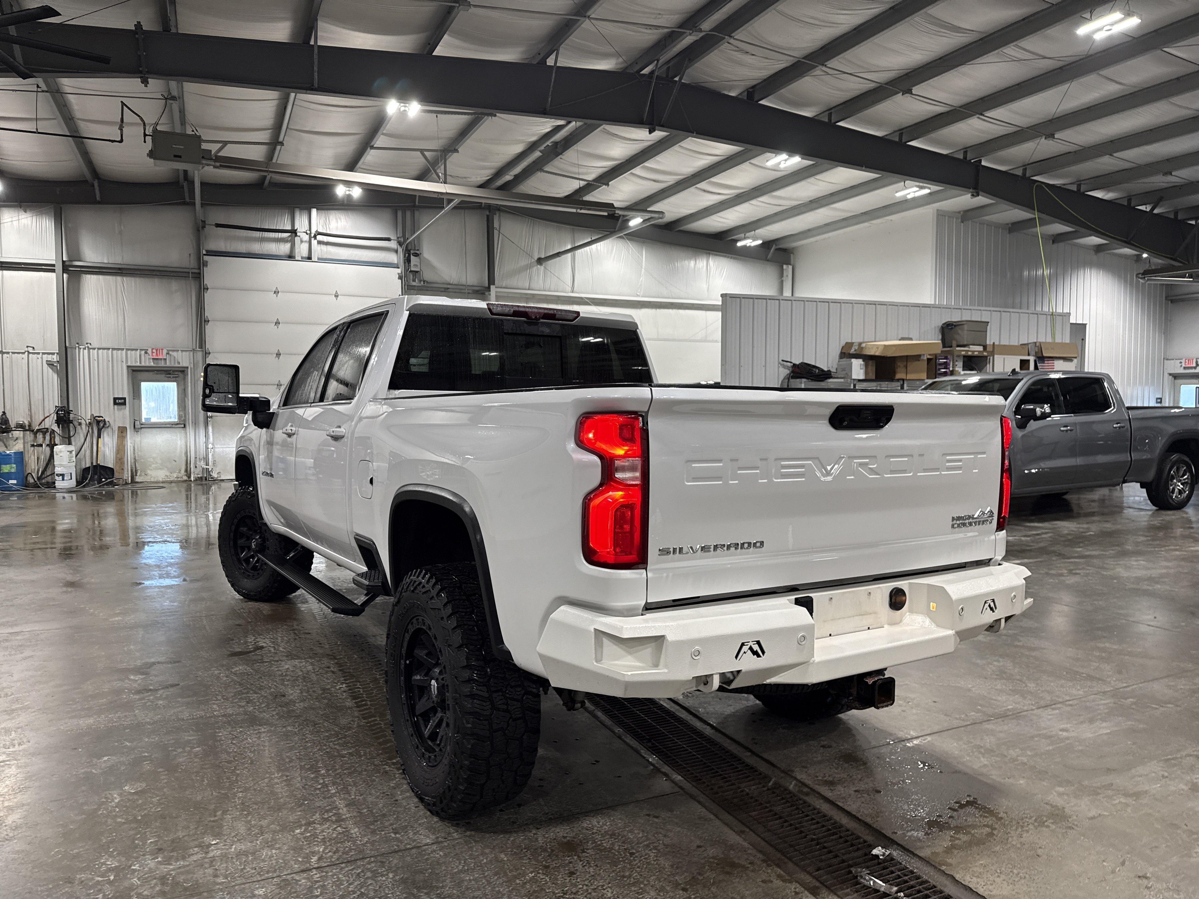 Used 2020 Chevrolet Silverado 2500 High Country w/ Z71 Off-Road Package AWD/4WD image 4