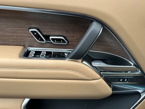 New 2026 Land Rover Range Rover Long Wheelbase SE image 15