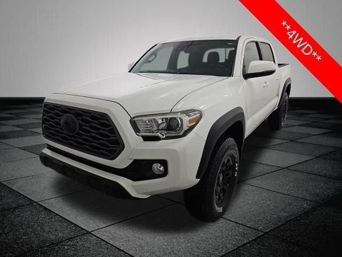 Certified 2021 Toyota Tacoma TRD Off-Road w/ Technology Package AWD/4WD image 3