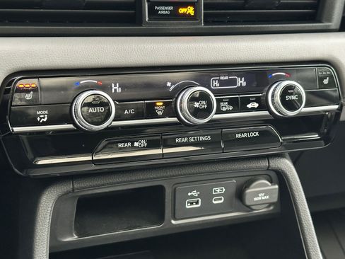 Used 2023 Honda Pilot Touring image 26