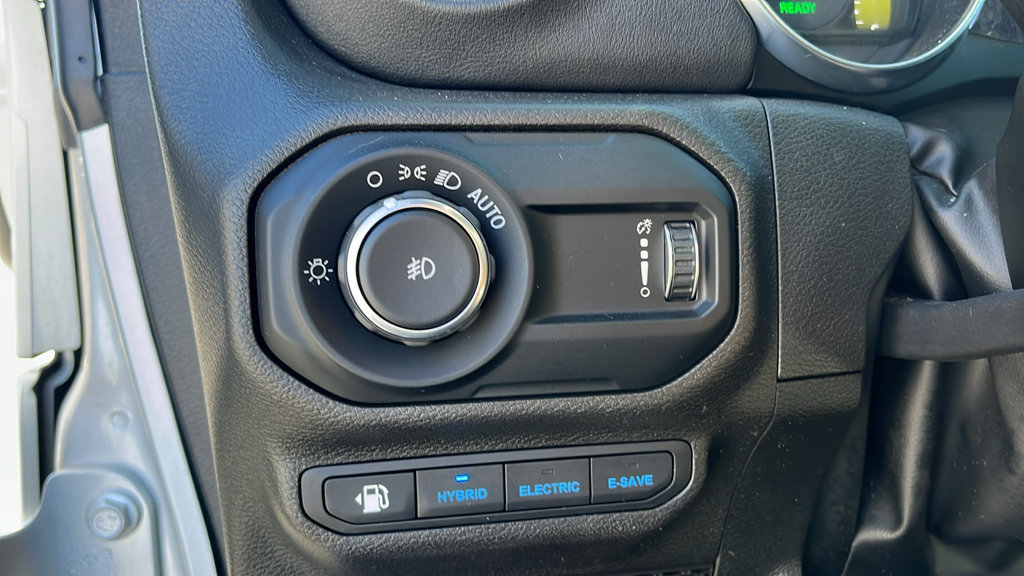 Used 2023 Jeep Wrangler Unlimited Sahara w/ Cold Weather Group AWD/4WD image 11