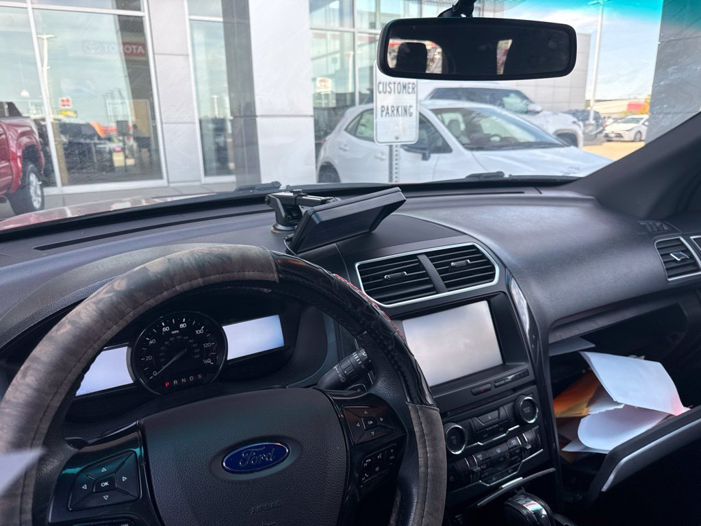 Used 2016 Ford Explorer XLT w/ Equipment Group 201A AWD/4WD image 10