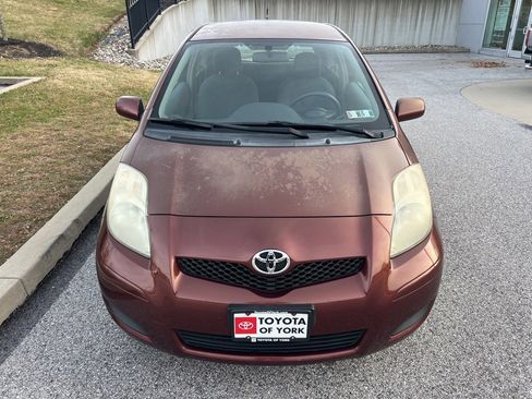Used 2010 Toyota Yaris 2-Door Hatchback image 10