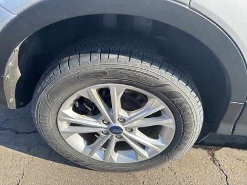 Used 2019 Ford Escape SE image 47