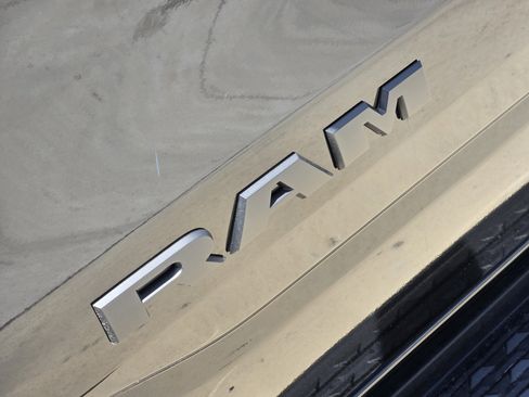 New 2026 RAM 1500 Express AWD/4WD image 9