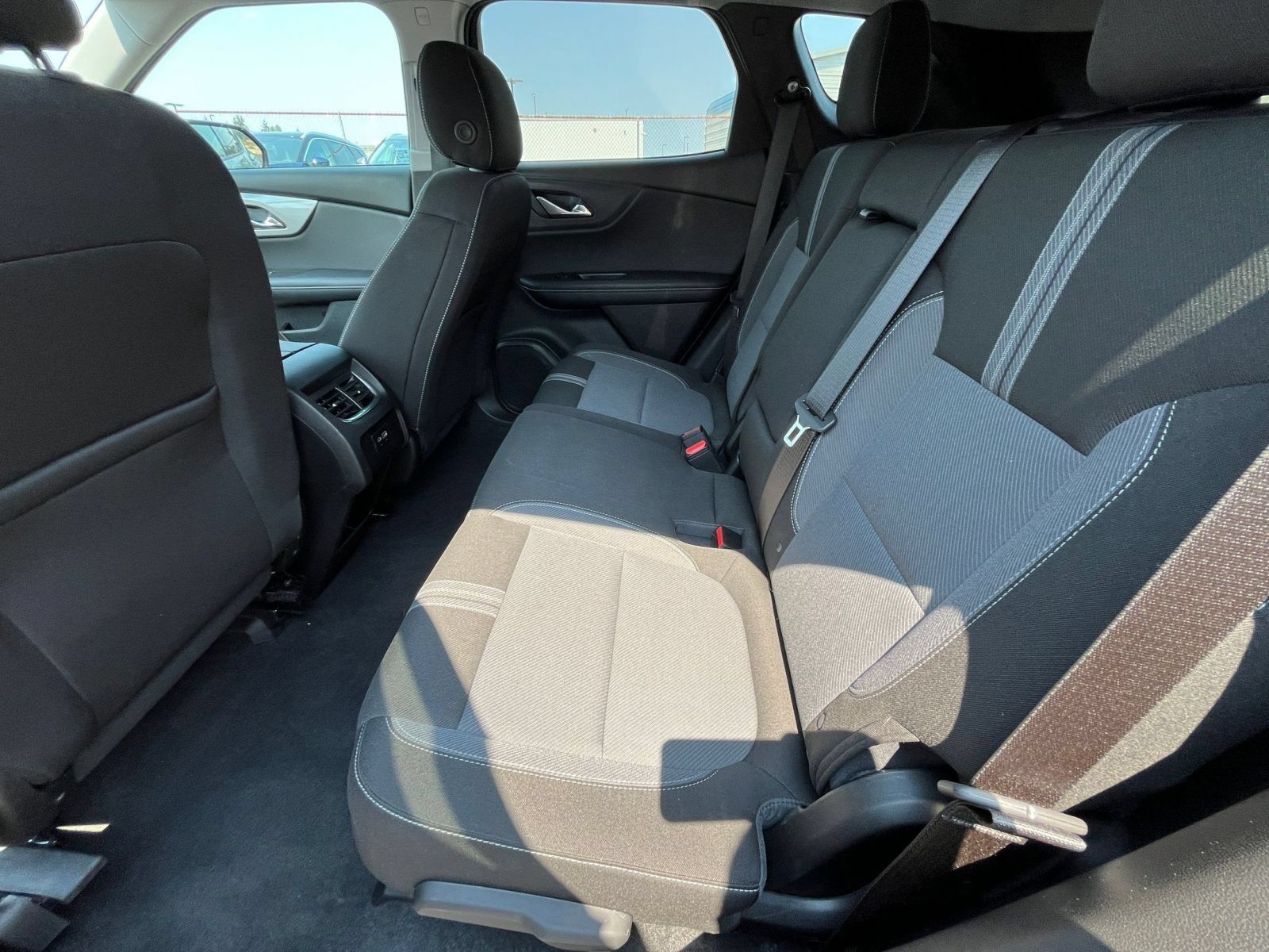 Used 2025 Chevrolet Blazer LT FWD image 26