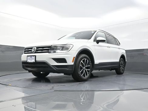 Used 2021 Volkswagen Tiguan SE AWD/4WD image 23