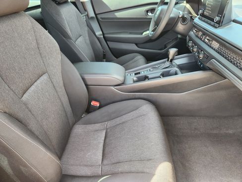 Used 2023 Honda Accord EX image 14