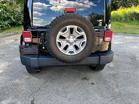 Used 2017 Jeep Wrangler Unlimited Rubicon w/ Dual Top Group AWD/4WD image 10
