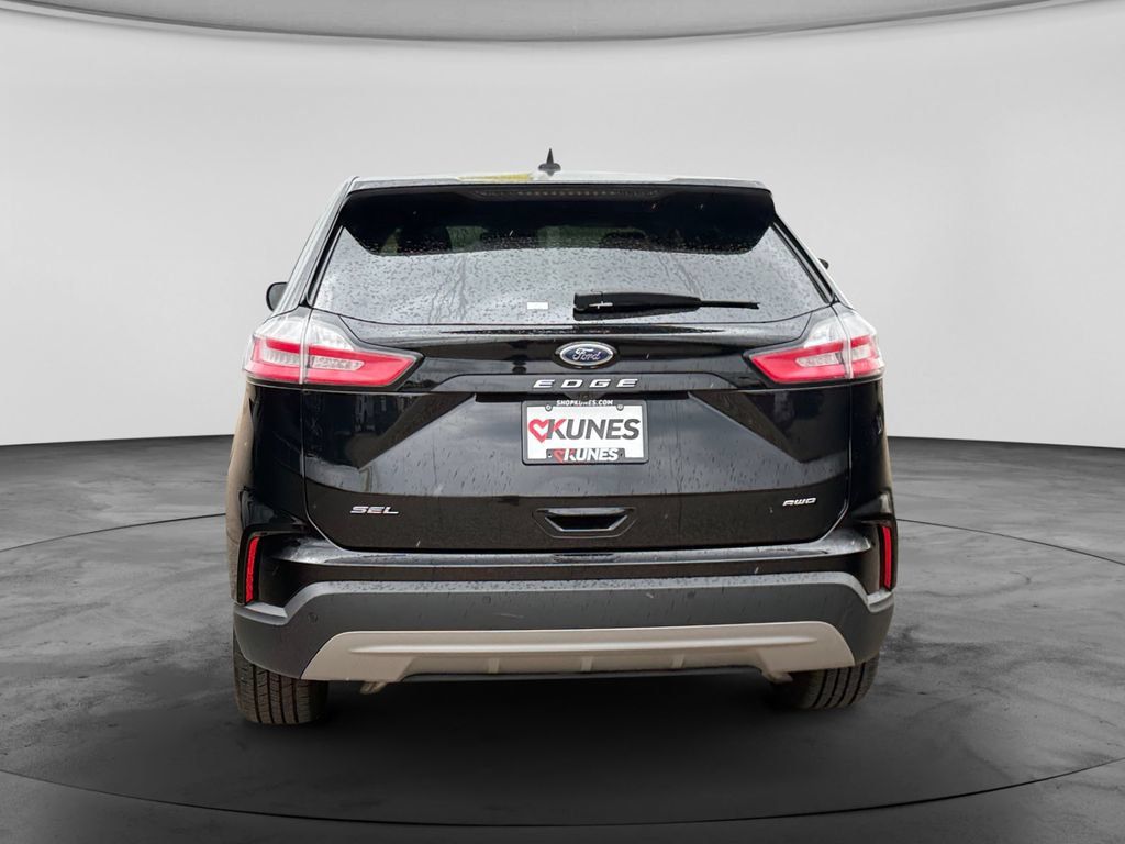 Used 2024 Ford Edge SEL AWD/4WD image 9