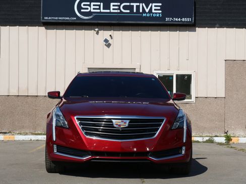 Used 2018 Cadillac CT6 Luxury image 2