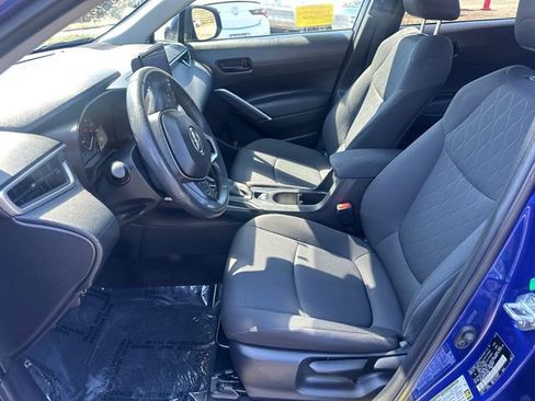 Used 2023 Toyota Corolla Cross LE w/ Moonroof Package AWD/4WD image 29