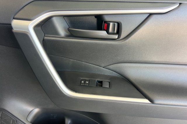 Used 2025 Toyota RAV4 LE FWD image 20