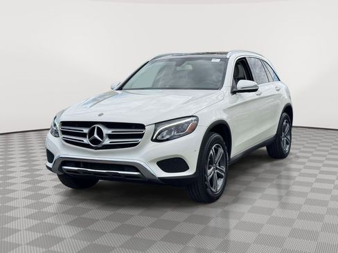 Used 2018 Mercedes-Benz GLC 300 4MATIC image 2