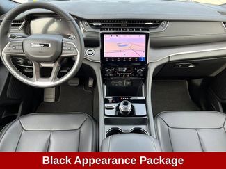 Used 2025 Jeep Grand Cherokee Limited w/ Black Appearance Package video 3