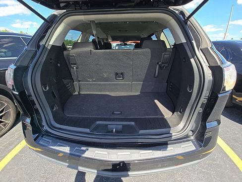 Used 2017 Chevrolet Traverse LT FWD image 5