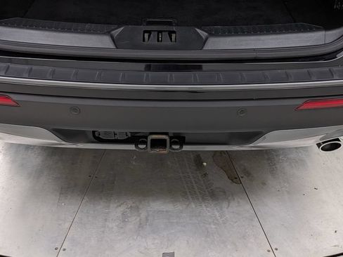 Certified 2024 Ford Explorer XLT w/ Equipment Group 202A AWD/4WD image 6
