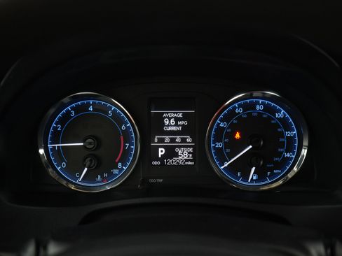Used 2017 Toyota Corolla LE FWD image 22