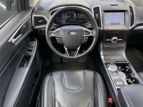 Used 2020 Ford Edge Titanium w/ Equipment Group 301A FWD image 12