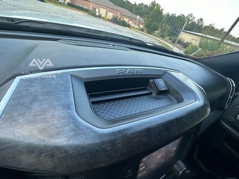 Used 2021 RAM 2500 Big Horn image 31