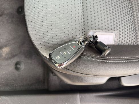 Used 2025 Chevrolet Trax LT image 25