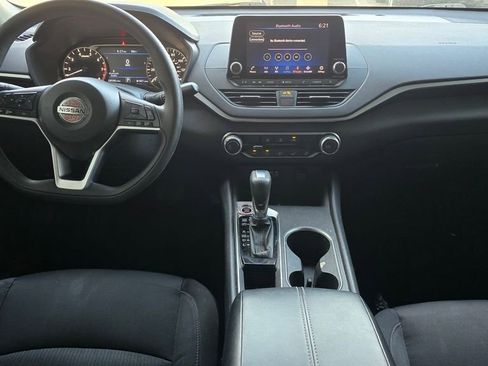 Used 2022 Nissan Altima 2.5 SV FWD image 17