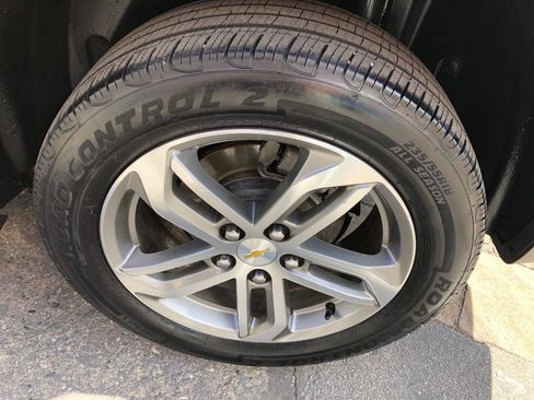 Used 2017 Chevrolet Equinox Premier w/ Enhanced Convenience Package image 29