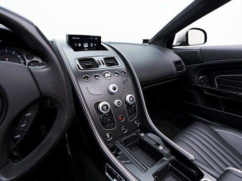 Used 2016 Aston Martin DB9 GT image 78