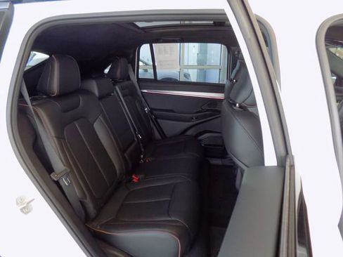 Used 2025 Jeep Wagoneer S Launch Edition AWD/4WD image 36