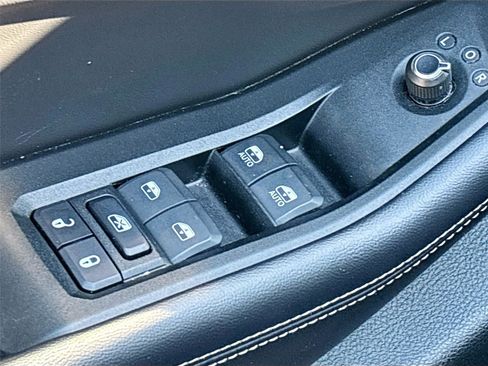 Used 2024 Jeep Grand Cherokee L Laredo image 17