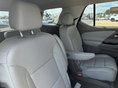 Used 2020 Chevrolet Traverse LT w/ LT Premium Package AWD/4WD image 5