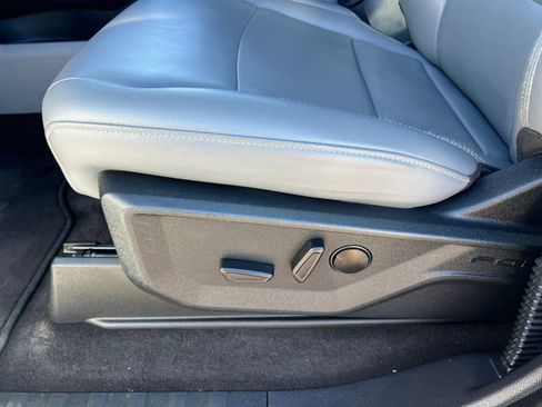 Used 2025 Ford F150 Lightning Flash image 14