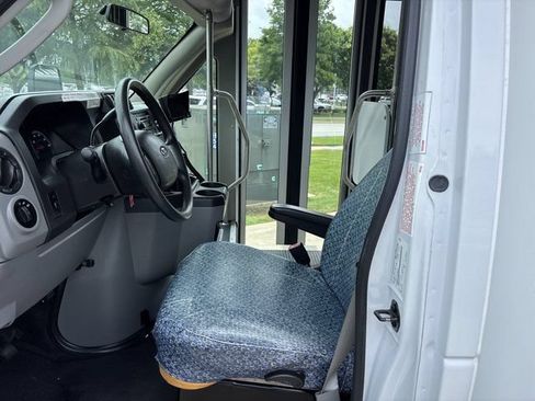 Used 2015 Ford E-350 and Econoline 350 Super Duty RWD image 13