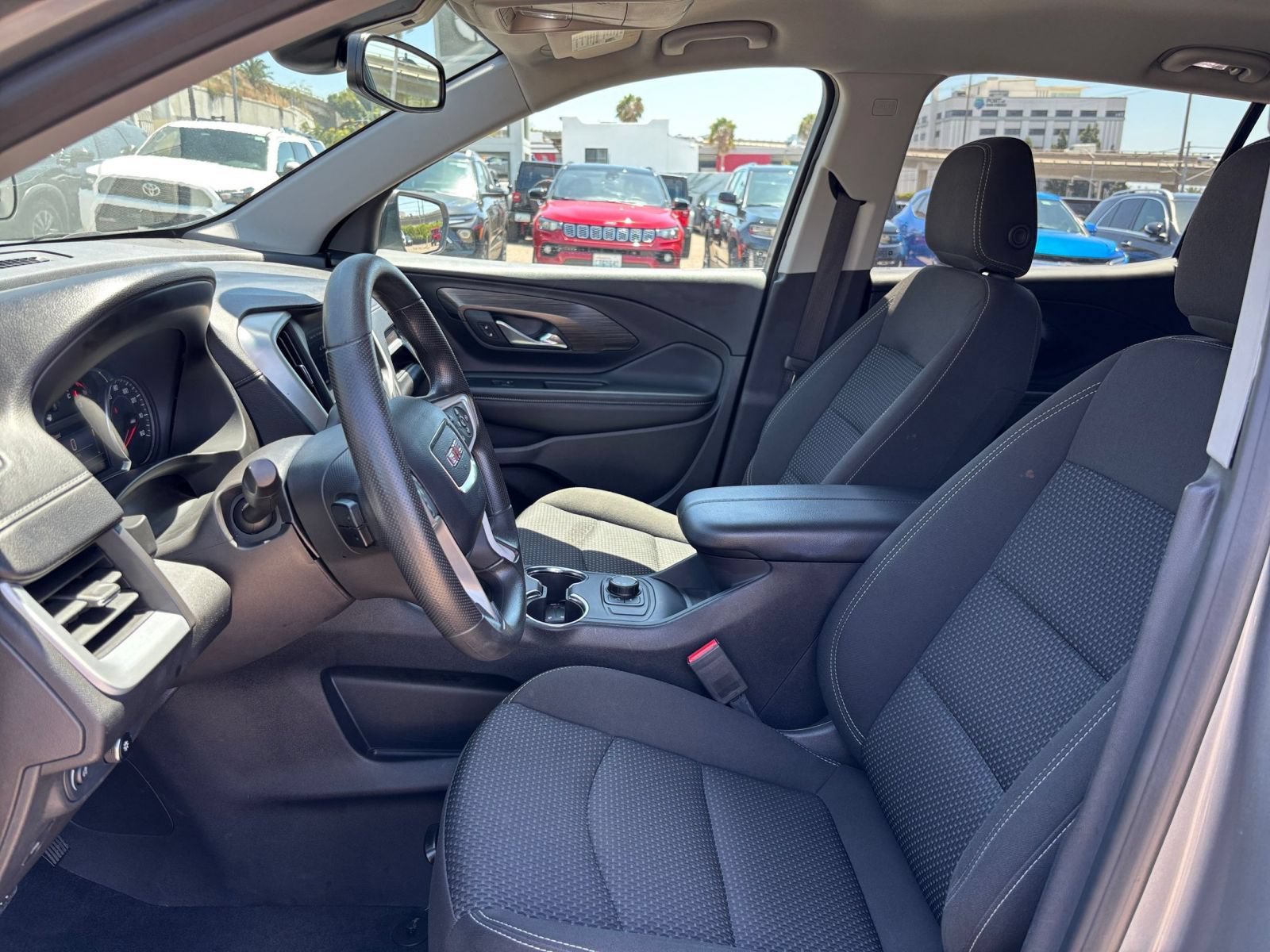 Used 2024 GMC Terrain SLE FWD image 25