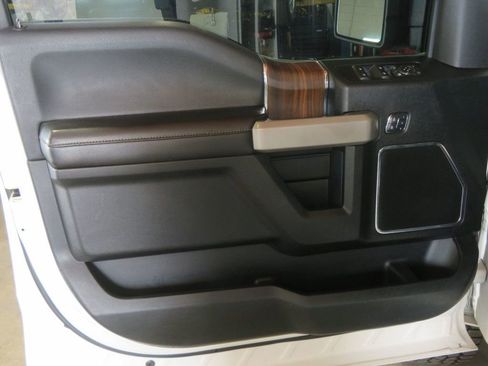 Used 2017 Ford F150 Lariat w/ Equipment Group 502A Luxury image 19