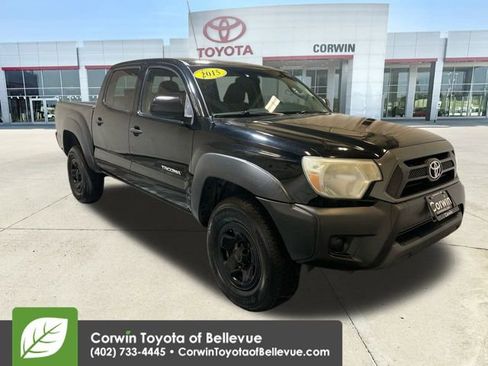 Used 2015 Toyota Tacoma PreRunner image 2