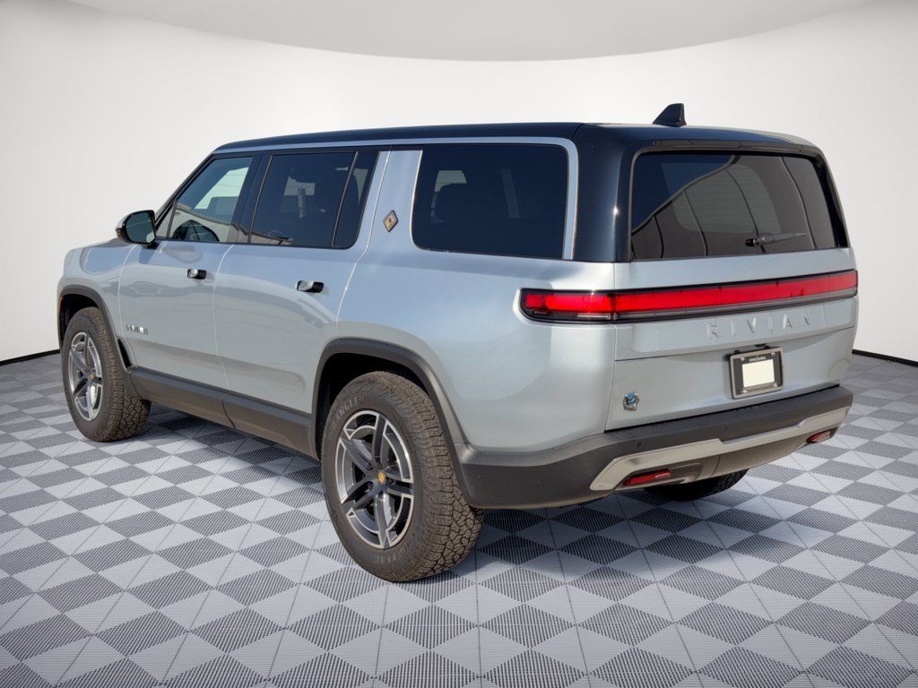 Used 2026 Rivian R1S Adventure Dual AWD/4WD image 3