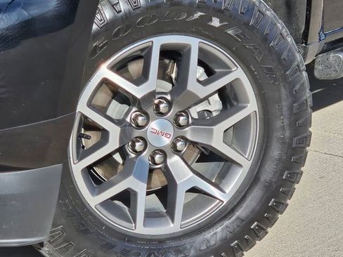 Used 2022 GMC Canyon AT4 w/ Driver Alert Package image 7