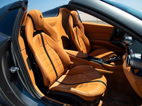 Certified 2022 Ferrari 812 GTS image 17