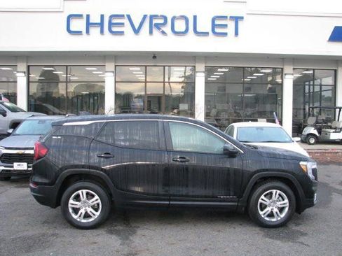 Used 2024 GMC Terrain SLE AWD/4WD image 12