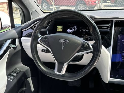 Used 2016 Tesla Model X 75D AWD/4WD image 17