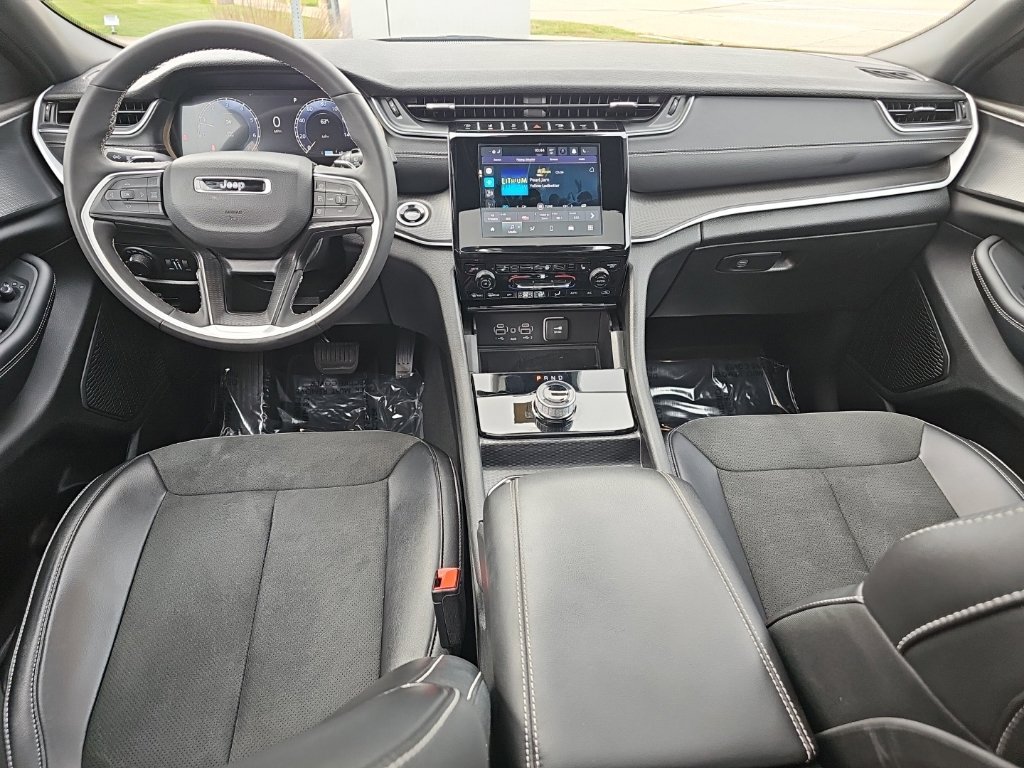 Certified 2025 Jeep Grand Cherokee L Altitude AWD/4WD image 20
