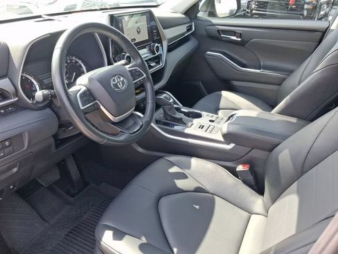 Used 2026 Toyota Highlander XLE AWD/4WD image 11
