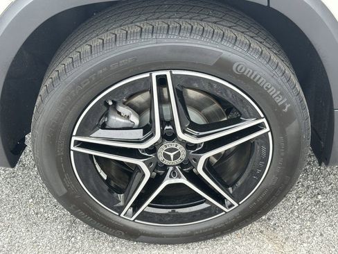 Certified 2025 Mercedes-Benz GLB 250 image 19