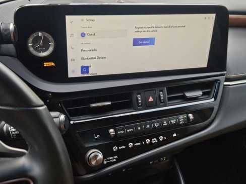 Used 2024 Lexus ES 300h w/ Premium Package FWD image 20