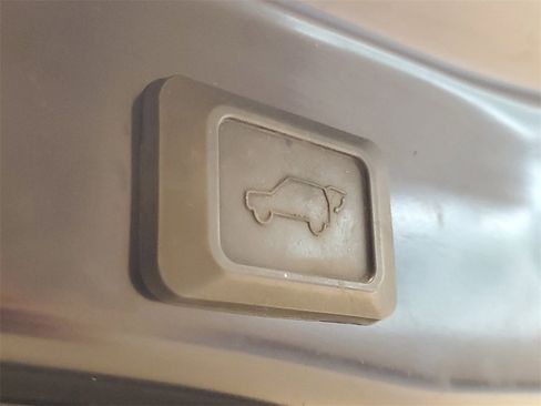 Used 2022 Toyota RAV4 XLE image 10